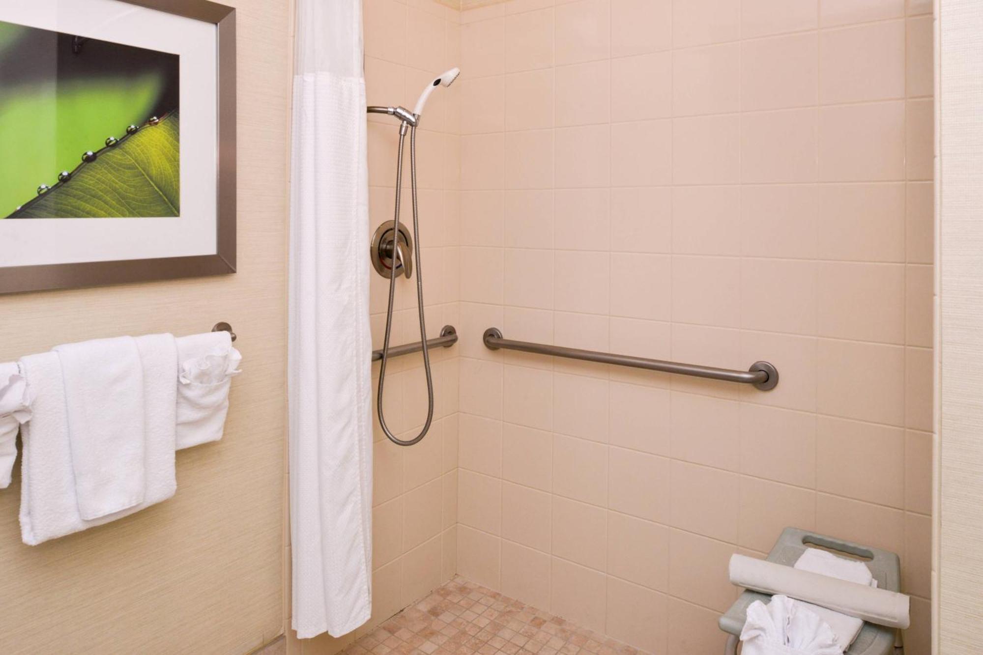 Courtyard By Marriott Victorville Hesperia Exterior photo